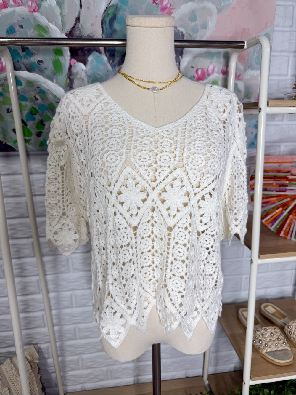 Solitaire Ivory Crochet V Neck Top Size Small